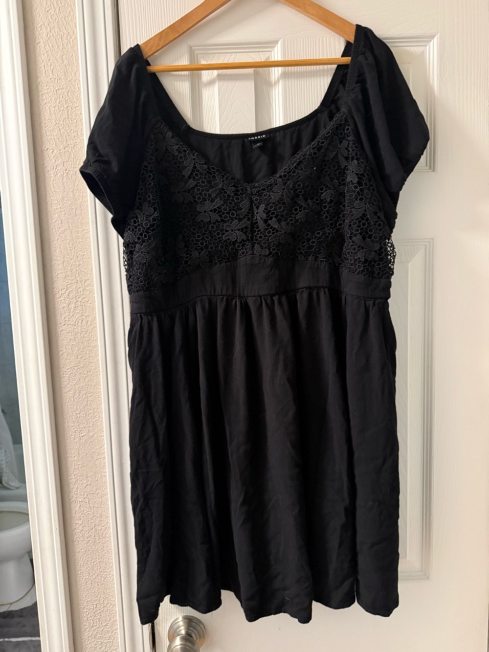 torrid slub balloon sleeve black  Lace inset dress 2x